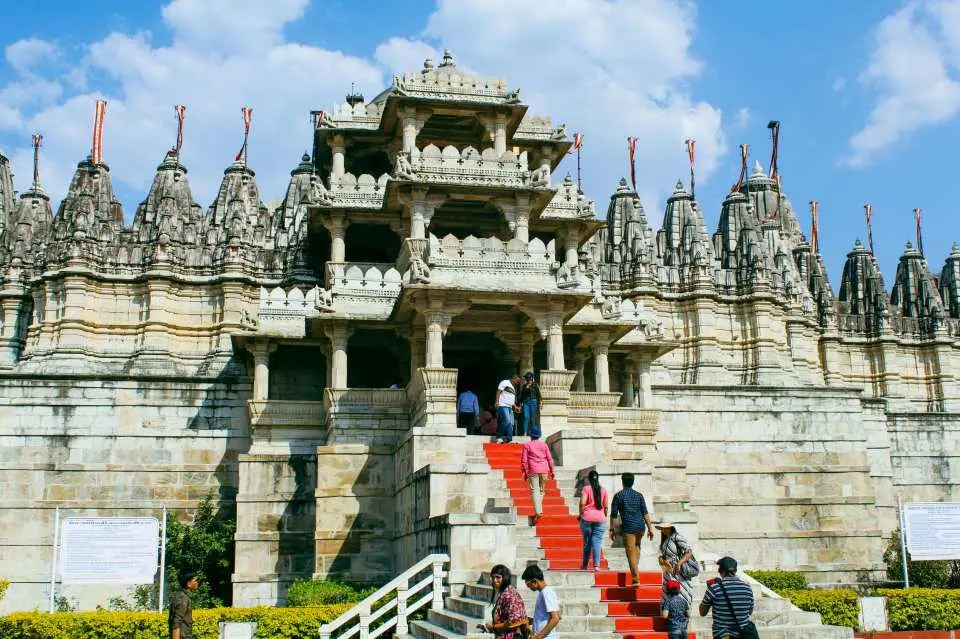Guests will be picked up from their desired location in Jodhpur and proceed towards the beautiful Ranakpur Jain Temple.