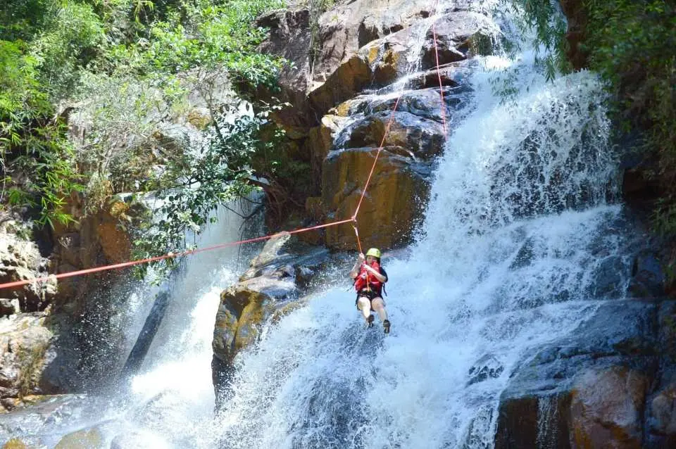 🔽 Discover the natural beauty of Datanla Waterfall, one of Da Lat’s most famous waterfalls, surrounded by pine forests and exciting outdoor activities.