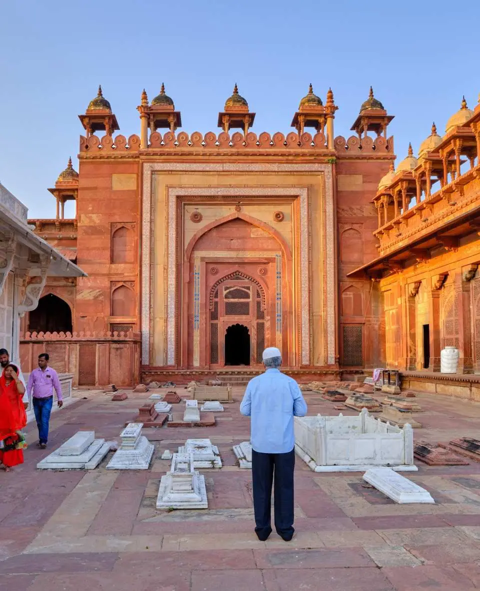 Fatehpur Sikri is a magnificent UNESCO World Heritage Site and the former capital of the Mughal Empire built by Emperor Akbar in the 16th century. Famous for its grand red sandstone architecture, the city features iconic attractions like Buland Darwaza, Jama Masjid and the Tomb of Salim Chishti.