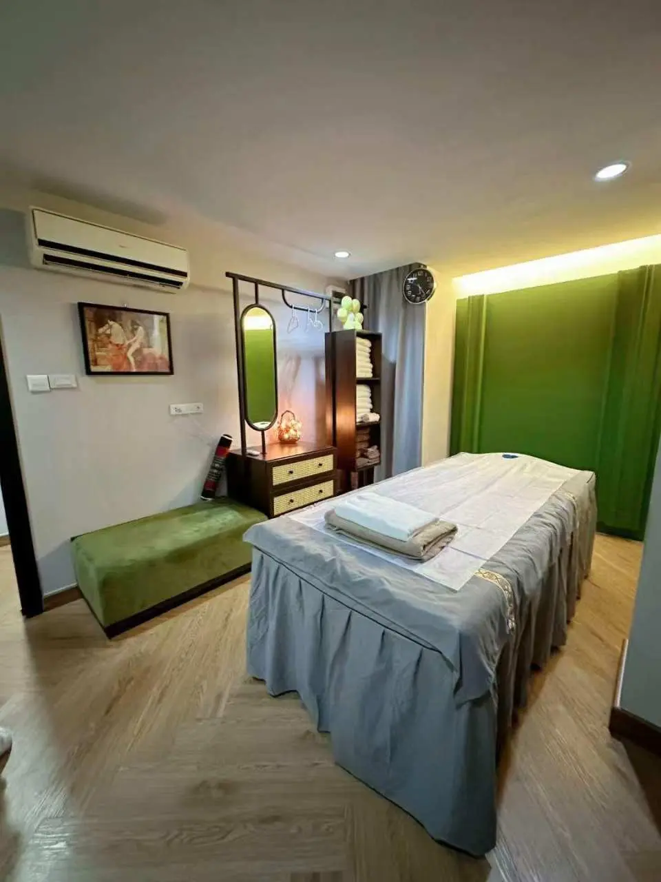 • Clean, comfortable, and private treatment rooms