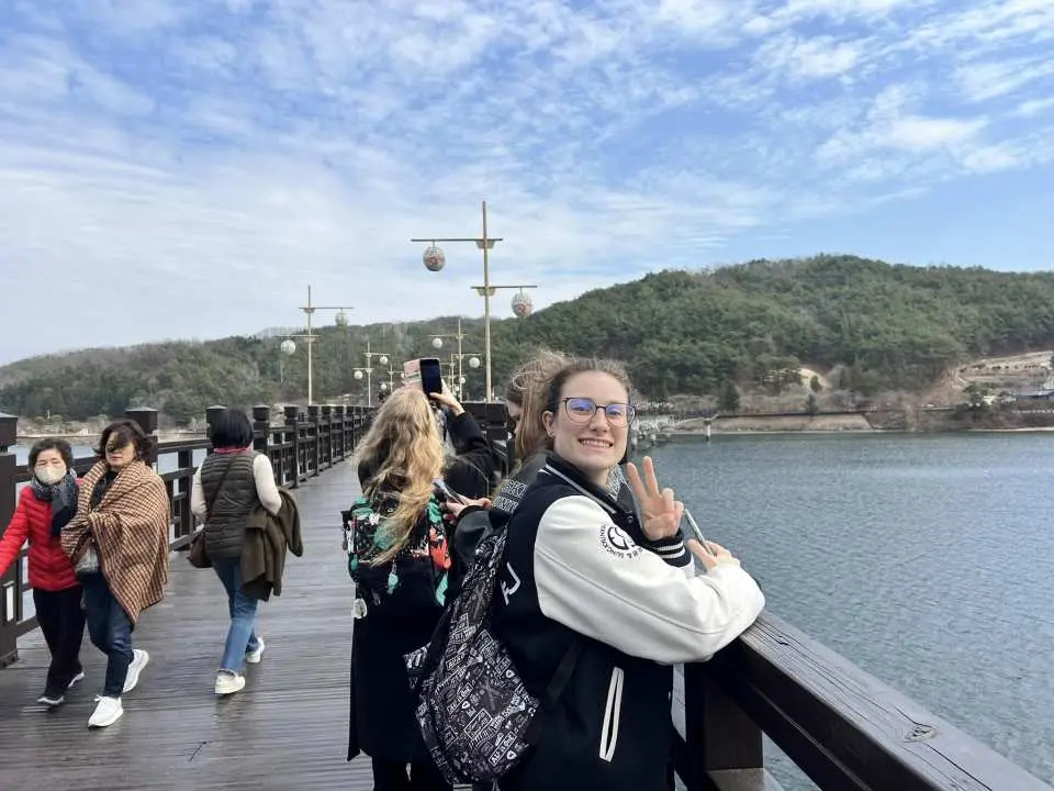 Wolyeonggyo Bridge : A scenic wooden bridge crossing the Nakdong River, famous for its peaceful riverside views and beautiful photo spots, especially with Andong’s traditional atmosphere.
