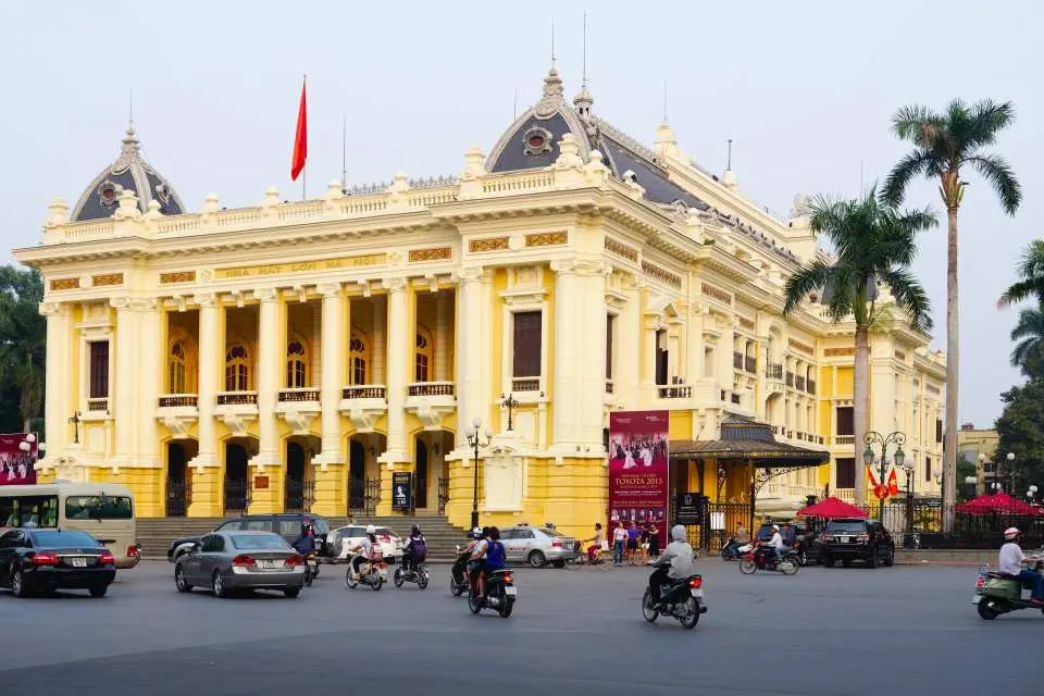 ❇️ Discover some of Hanoi’s most famous attractions loved by travelers from around the world. Make the most of your free time and explore the rich culture, history, and beauty of the city with us.