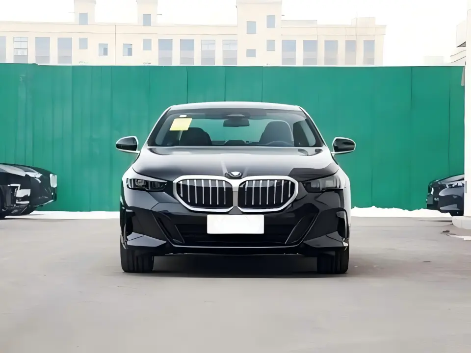豪华型5座
匹配车型：宝马5系、奔驰E、特斯拉S、特斯拉X等