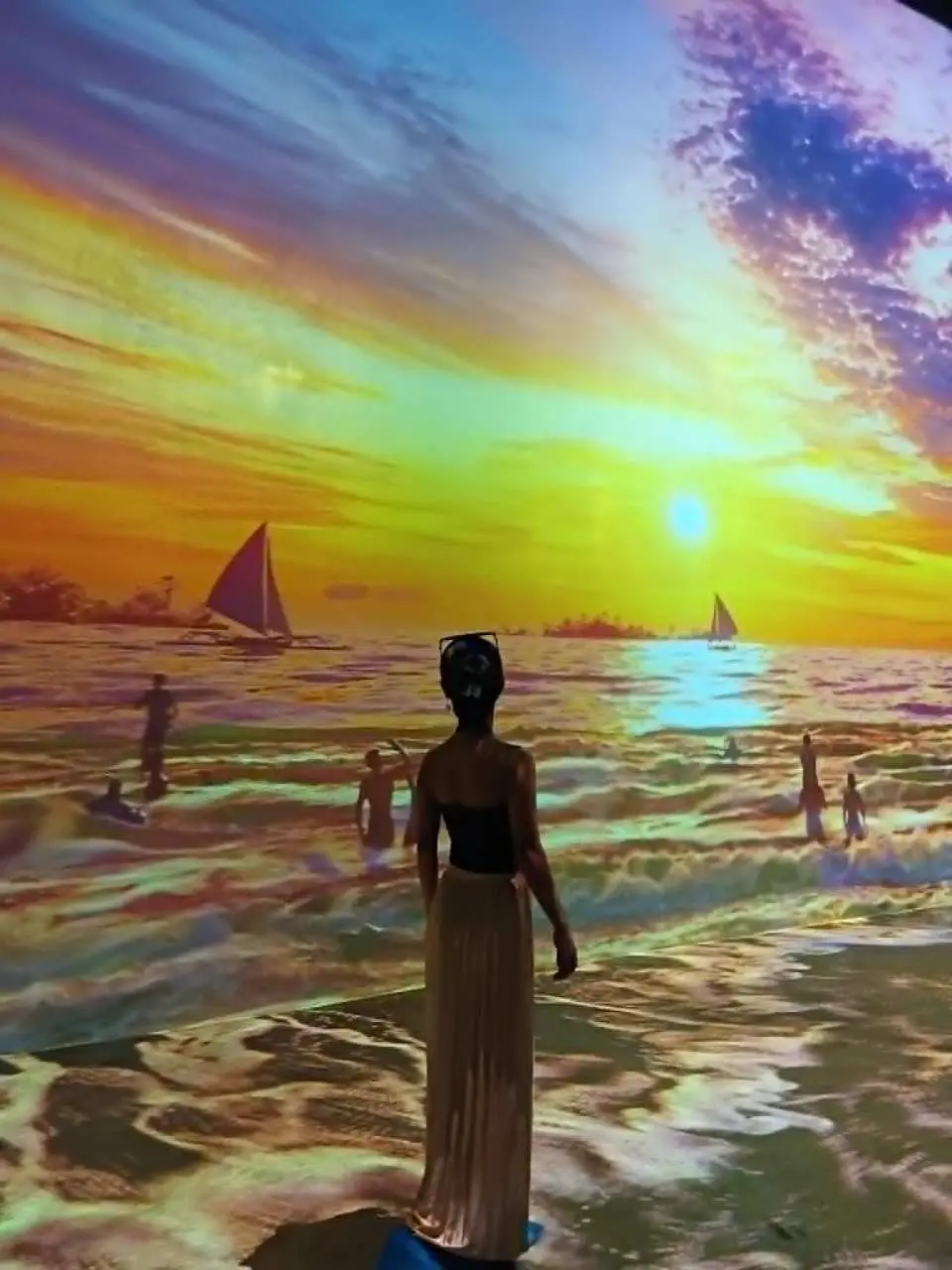 Gallery 4 | Boracay Beach
Clear skies, blue waters, a sunset drenched in light, and a beach bathed in moonlight. We brought the endless shores of Boracay right to you. Sit back, gaze out at the digital sea, and just breathe