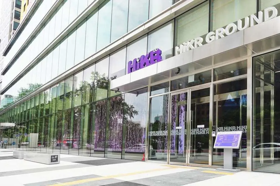 Welcome to HiKR GROUND! The ultimate playground in Seoul where K-POP meets cutting-edge technology.