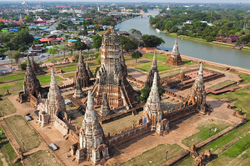 Wat Chaiwatthanaram

Visit Wat Chaiwatthanaram, one of Ayutthaya's most magnificent riverside temples and a UNESCO World Heritage Site. Built in 1630, the temple is renowned for its stunning Khmer-style architecture, towering central prang, and picturesque setting along the Chao Phraya River. It is one of the most photographed landmarks in Ayutthaya.