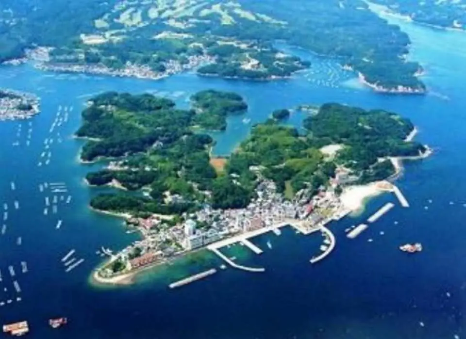 【志摩 わたかの温泉・風待ちの湯　福寿荘】
●船でしか行けない離島の温泉宿に宿泊