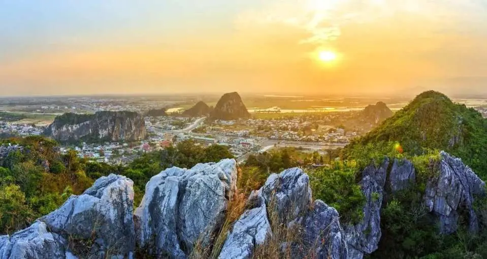 Marble Mountains: A cluster of limestone hills featuring caves, ancient pagodas, and unique natural scenery.