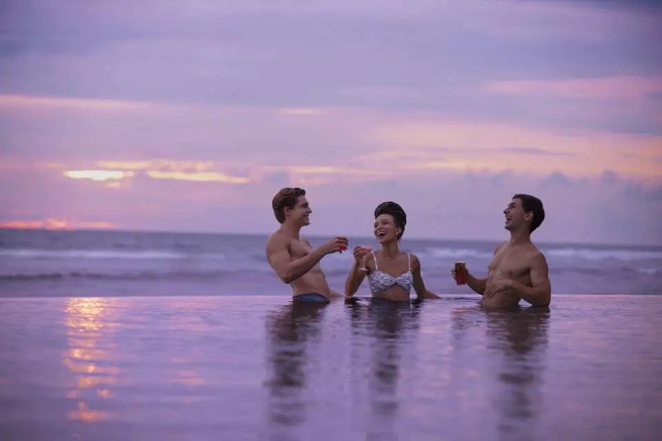 Soak in the pool while enjoying stunning sunset views over the ocean. Surrounded by gentle sea breezes and golden-hour light, this is the perfect moment to relax, chat, and unwind together in a beautiful, laid-back atmosphere that turns every evening into a memorable experience.