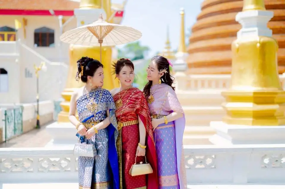 Enjoy a memorable experience and transform your time in Phuket with our beautiful Thai traditional costumes