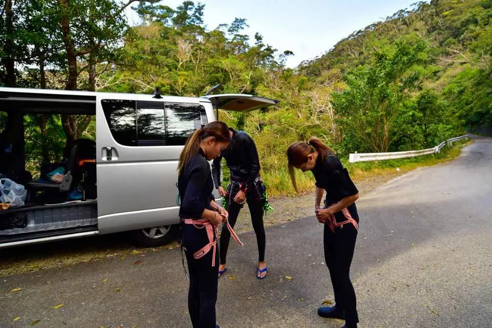 2. Preparation and Travel
After using the restroom, we will guide you to a nearby free parking lot and then travel to the event location. We provide a shuttle vehicle for transportation. You are also welcome to travel in your own vehicle.