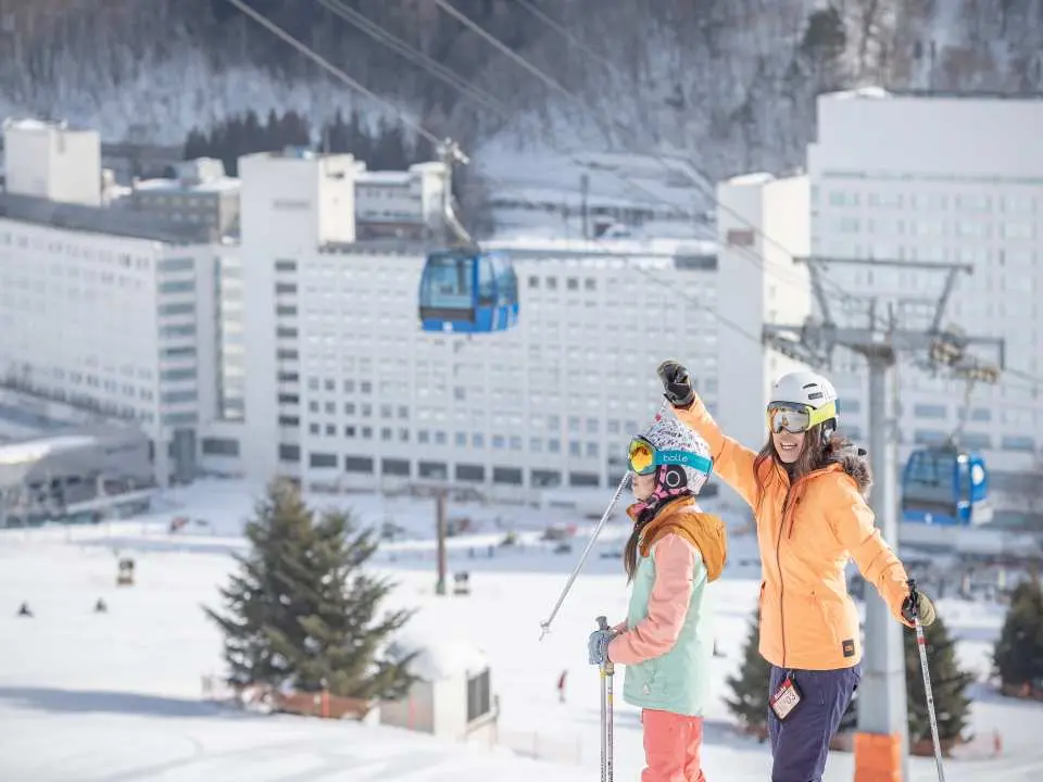 【最后一天】

出发时间：下午 4:50 从苗场一日游中心入口大厅出发

*周日出发时间提早 30 分钟。