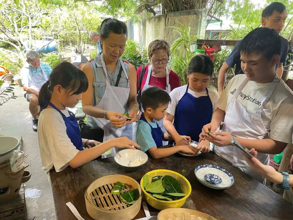 Roll up your sleeves and try simple farming activities, from picking herbs to learning how locals care for their crops. Afterwards, join a hands-on cooking experience, preparing a light Vietnamese dish or dessert using ingredients you just picked.
