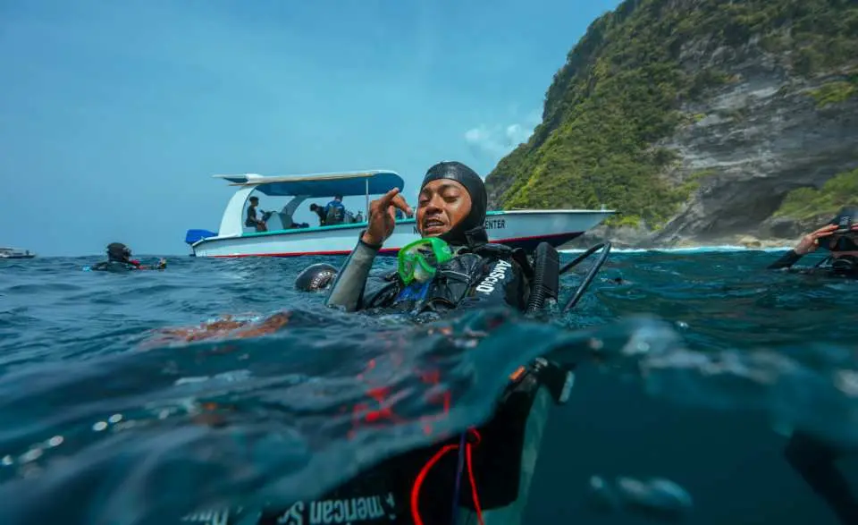 Surface break, snacks, stories, photos