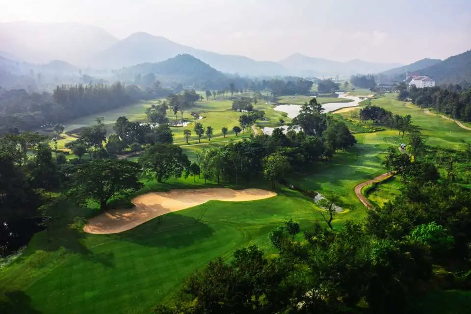 Play golf at Alpine Golf Resort Chiangmai & Transfer to Chiang Mai International Airport
