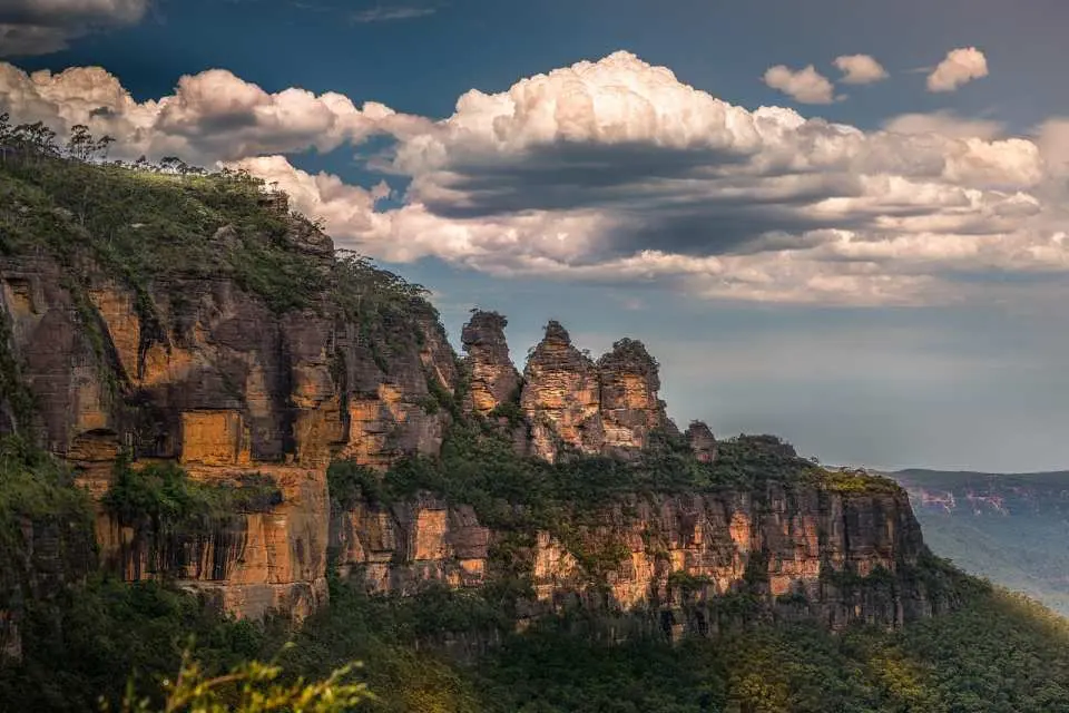 Blue Mountains National Park, a hiking paradise – experience the beauty of mountains and rivers around the world.