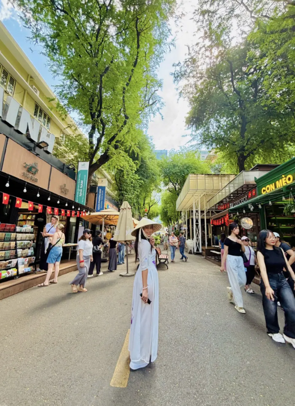 Take some picture in Book Street