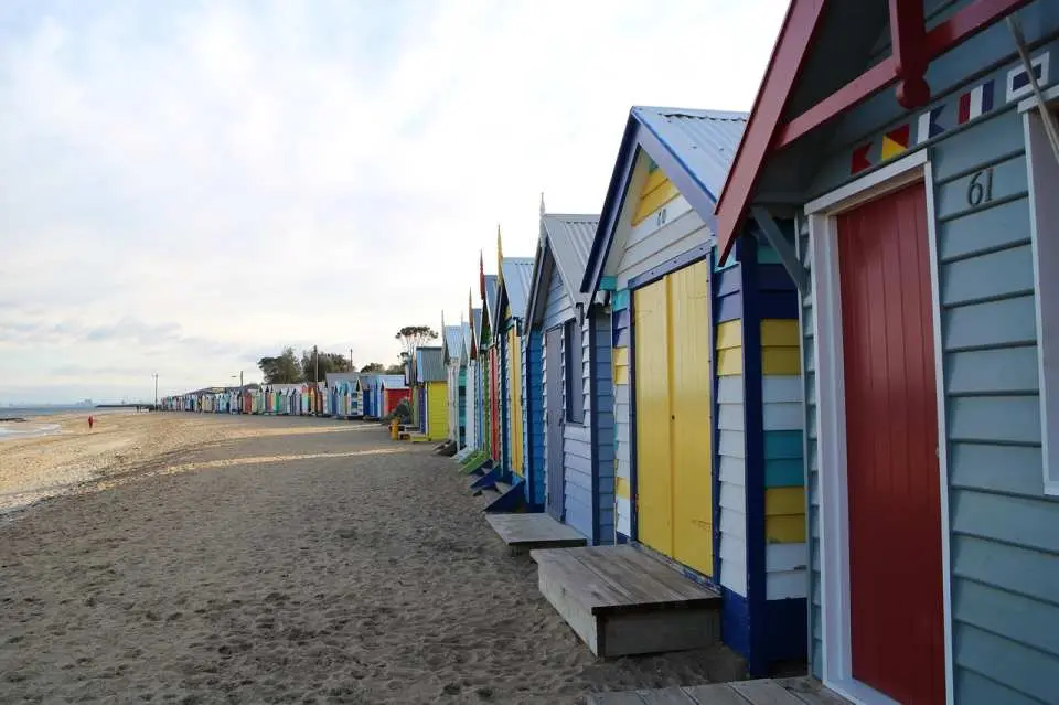色彩與海灘碰撞－布萊頓灘彩虹小屋