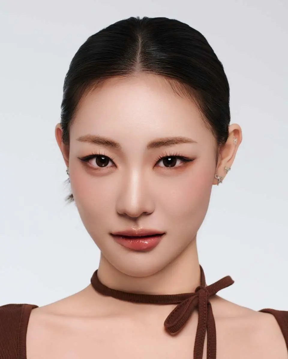K-POP Idol Makeup: A dazzling, stage-ready look like your favorite idols.