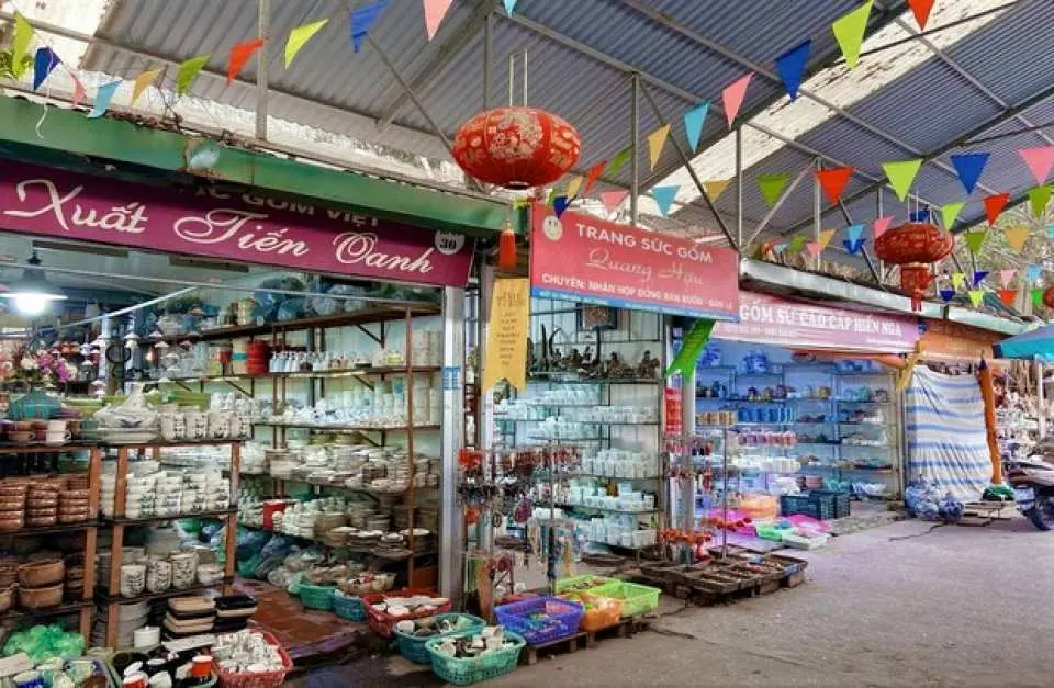 日本語ガイド】《陶芸体験付き》ベトナム随一の伝統工芸を体験