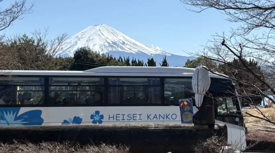 品川・新宿発】富士河口湖の絶景を楽しむ日帰りツアー！富士山の美しさ