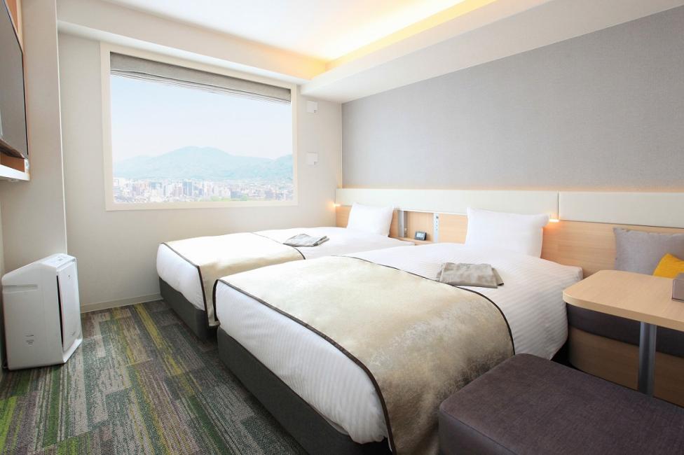 Free travel with machine and wine in Osaka, Japan｜Premier Hotel CABIN ...