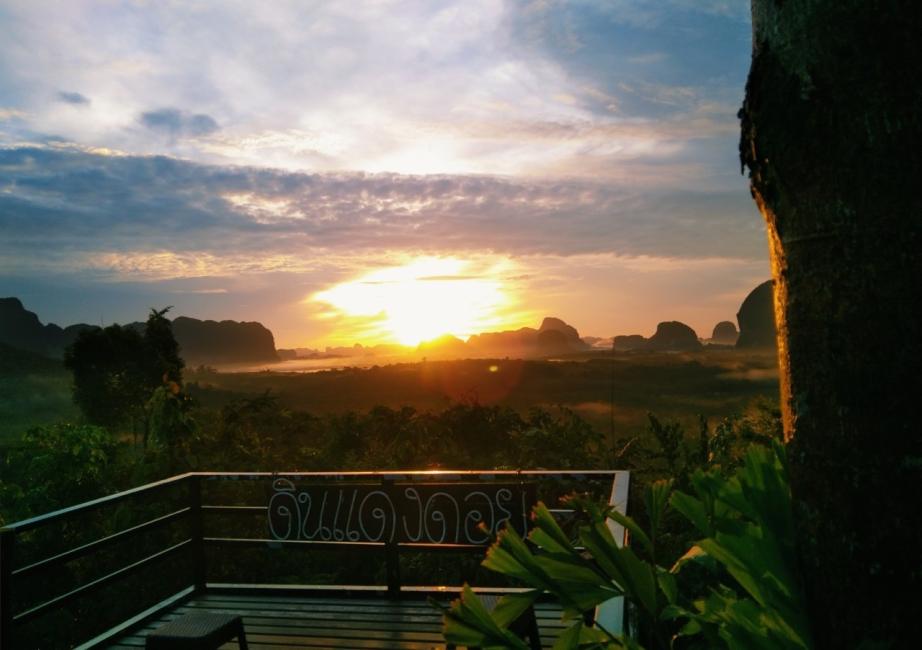 watching-the-sunrise-at-din-daeng-doi-with-breakfast-and-kayaking-at