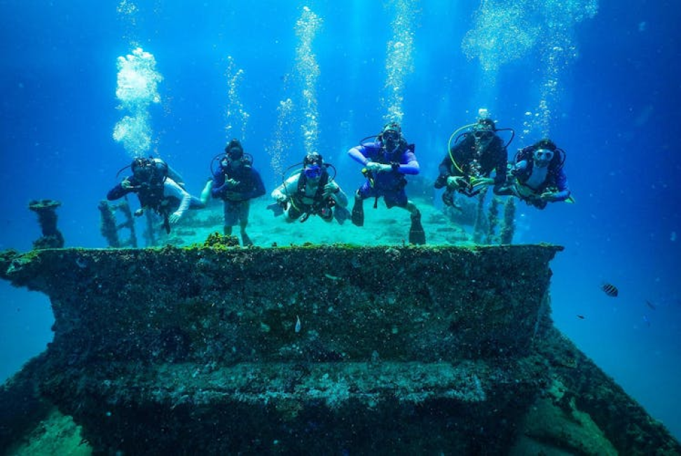 certified-diving-in-cancun-with-aquaworld-kkday