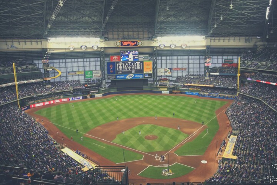 milwaukee-brewers-at-american-family-field-milwaukee-kkday