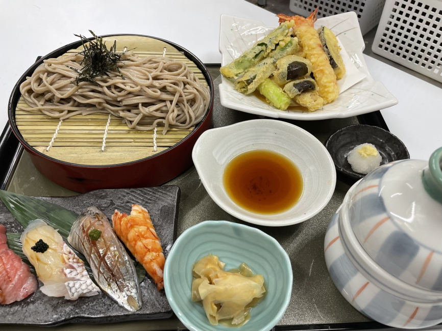 東京秋島/灰島 | 日本餐廳Sushi Kappou Sumire（鮨割烹 菫）|僅座位預定 - KKday