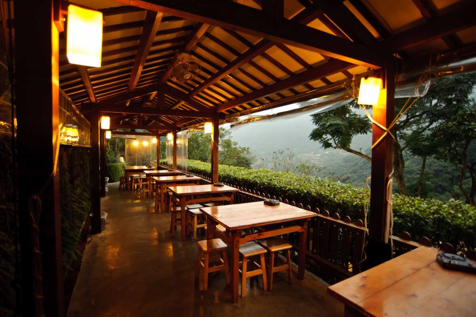 Taipei Maokong Yao Yue Teahouse Tea & Dessert Set KKday