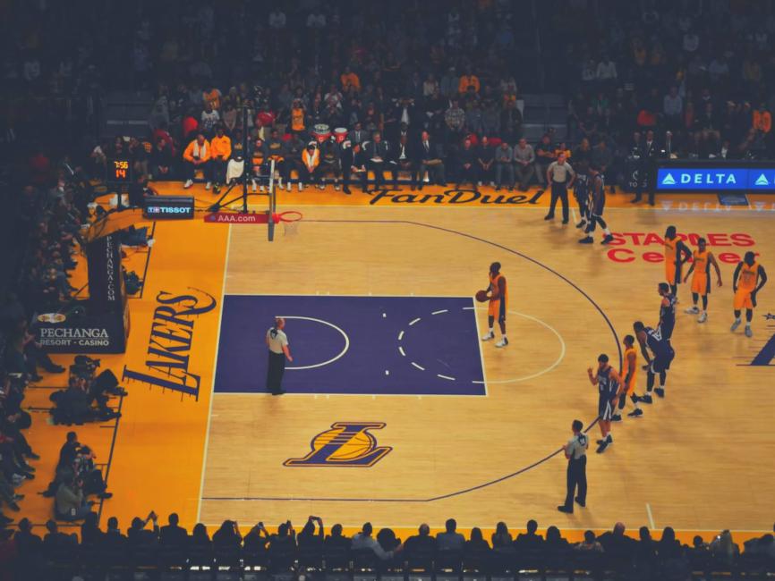 ロサンゼルス・レイカーズ NBA観戦チケット｜Crypto.comアリーナ - KKday