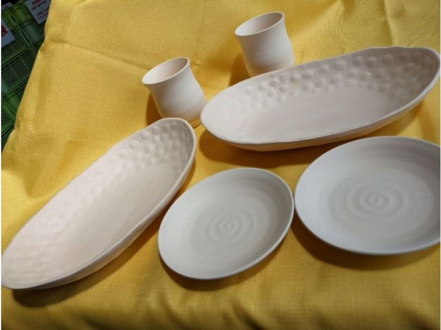 22_手作り泥人形焼 ペアセット 佐賀・嬉野 陶器の貼り絵付け体験｜手作り食器セットプラン - KKday