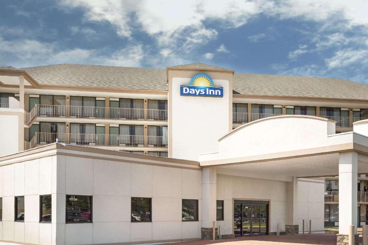 Days Inn by Wyndham Columbus-North Fort Moore - KKday