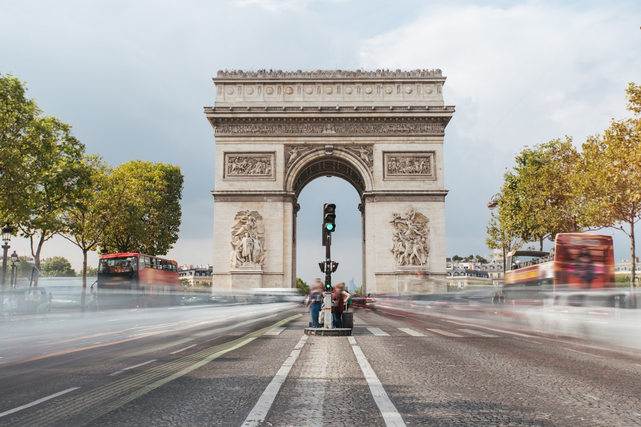Arc de Triomphe: Admission + Rooftop Access - KKday