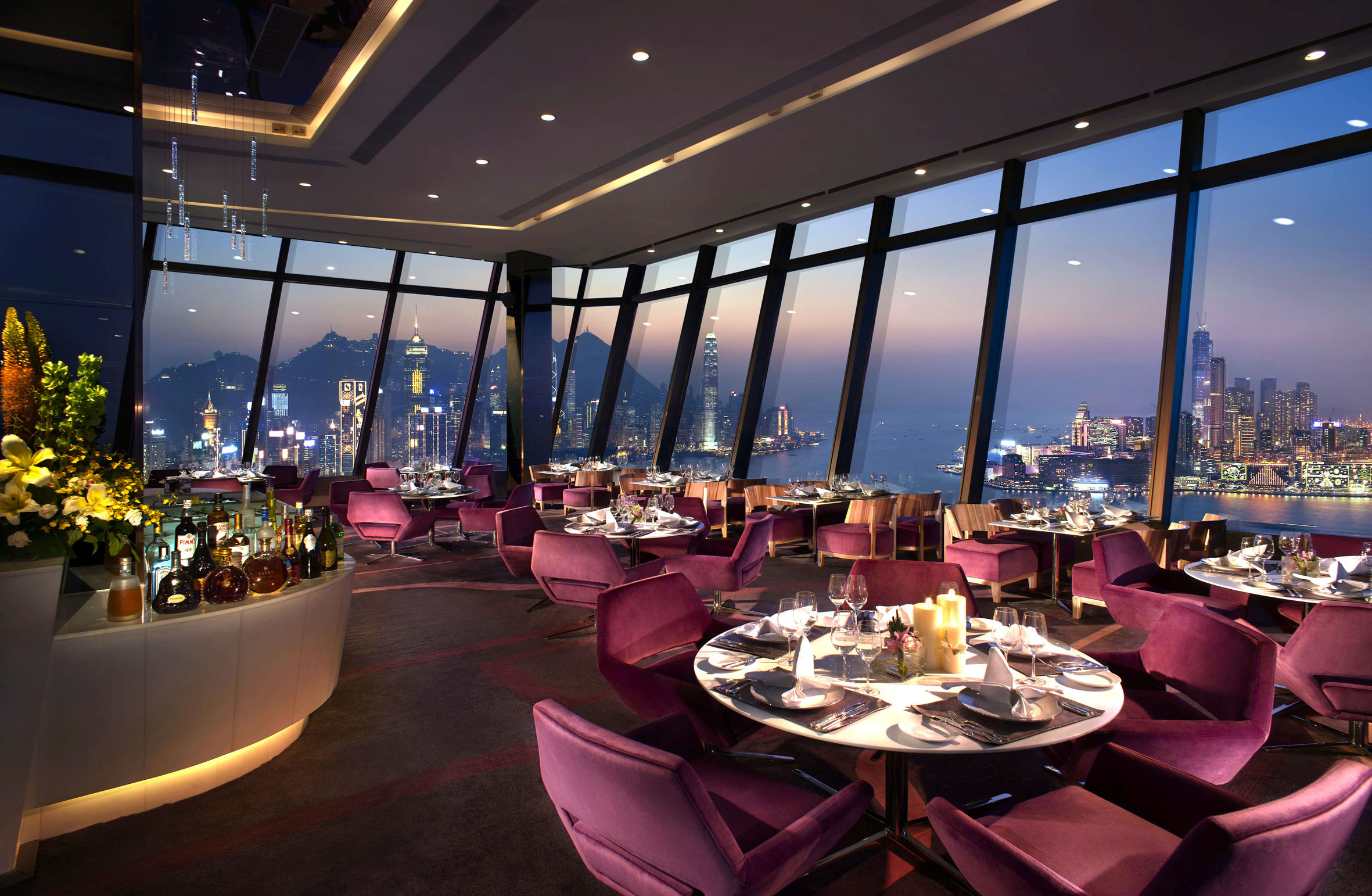 【Deluxe Breakaway Staycation Package with HK$1,400 Dining Credit