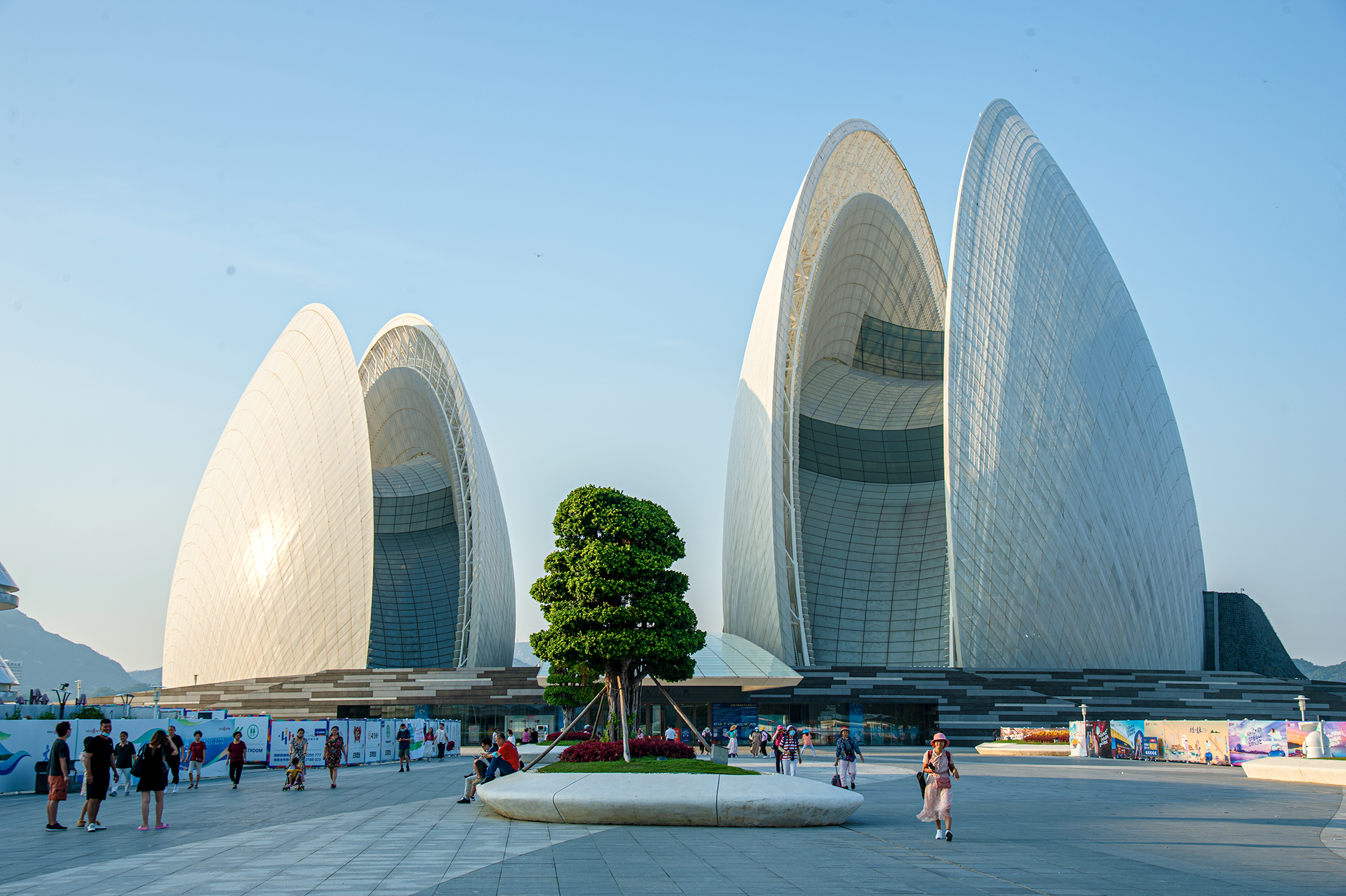 中國廣東】中山Hea玩為食2天團｜名樹園＆海上棧道海天驛站＆日月貝｜香港落馬洲站出發- KKday