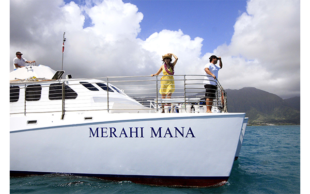 天使の海 ピクニック・セイルでシュノーケリングやバレーボールが