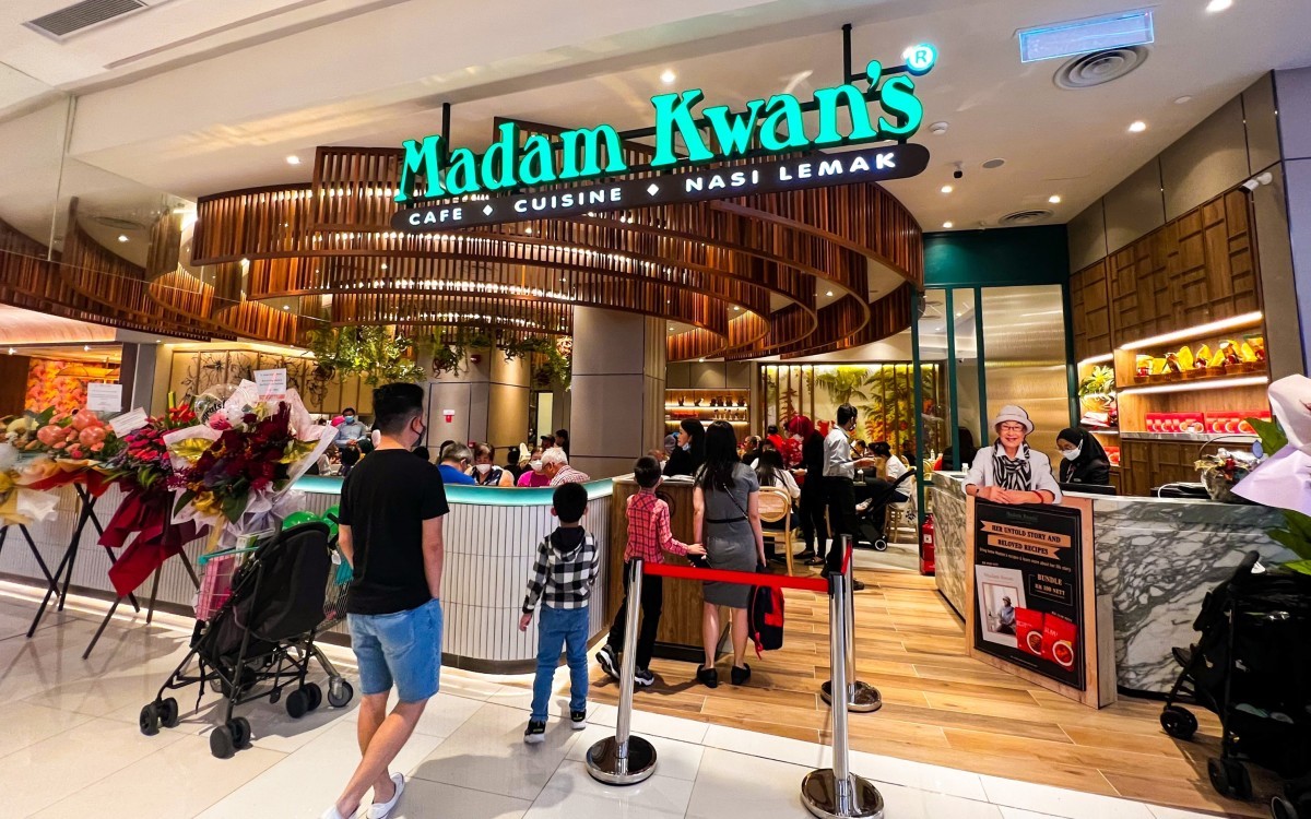 local-cuisine-experience-madam-kwan-with-hotel-transfer-kuala