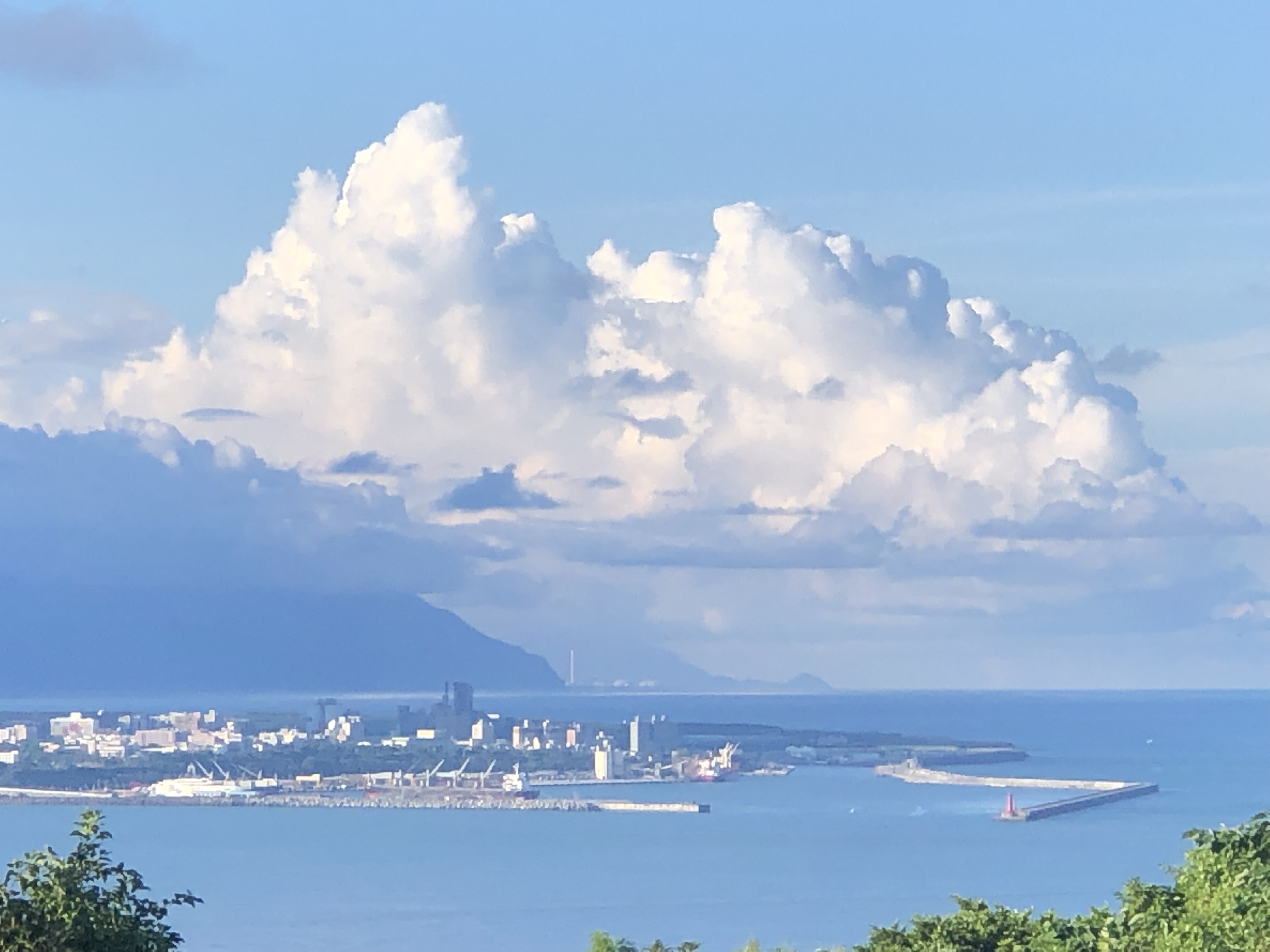 2026年台東严选景點｜8大台東必去网美拍照胜地懒人包，關山大圳、鹿野高台觀光茶園。更多景點看这里就对了- KKday