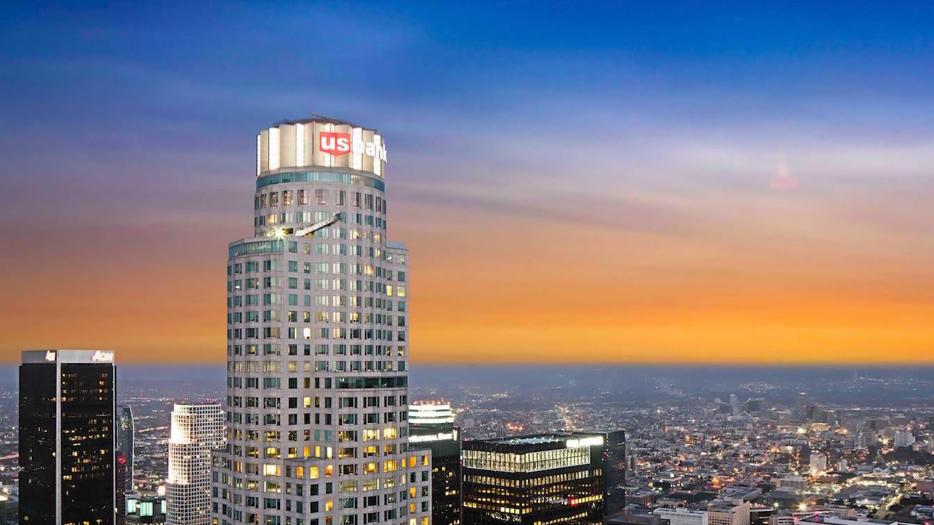 【【洛杉磯最高觀景台】加州聯邦銀行大廈 OUE Skyspace LA 玻璃天空滑梯門票