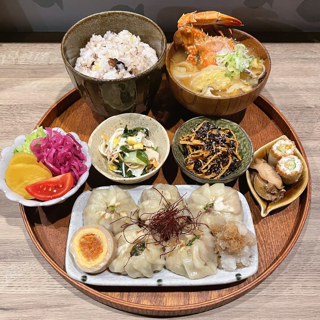 fukuoka-prefecture-akasaka-yakuin-hirao-area-motsunabe-osakana