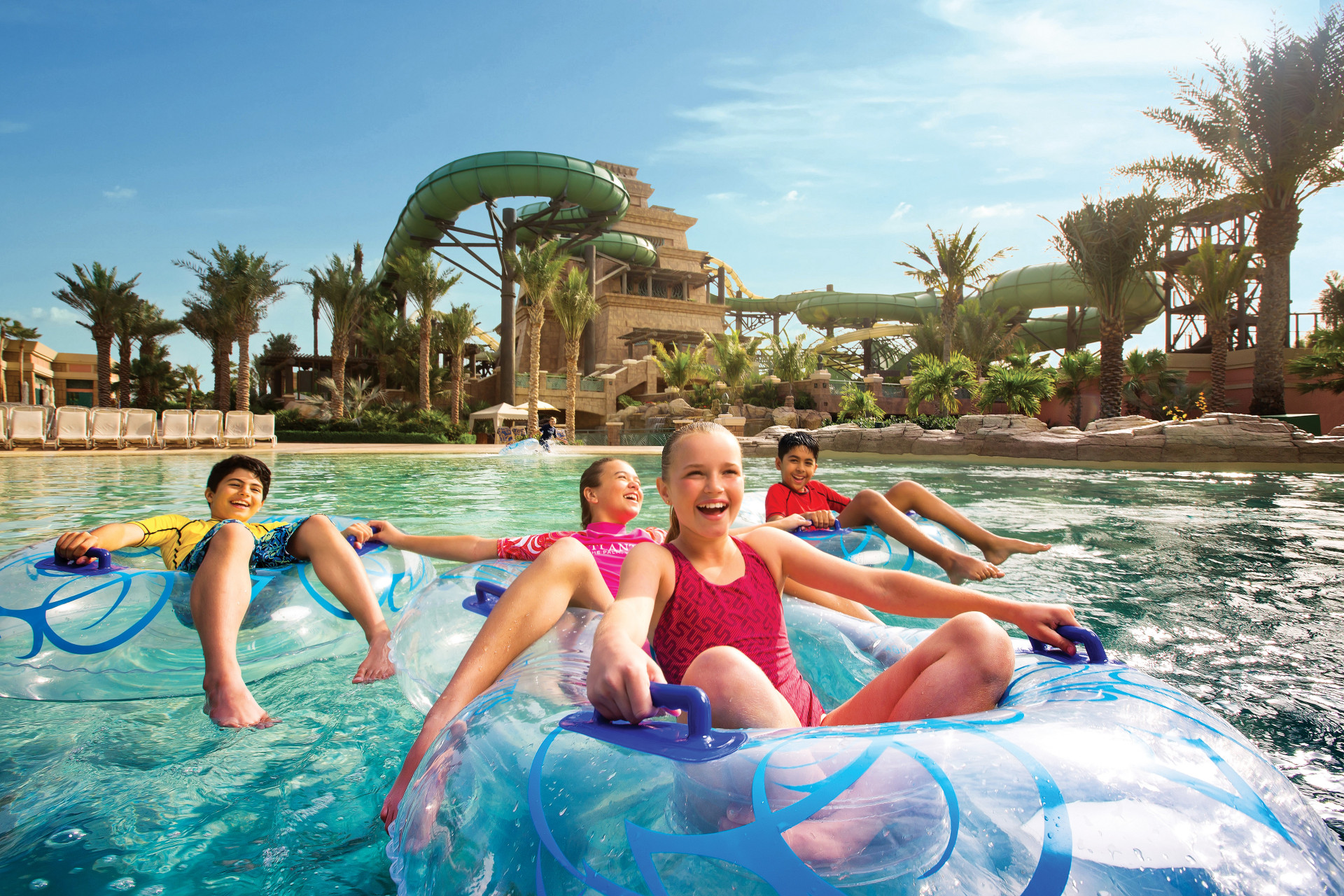 Где лучше отдыхать с детьми отзывы. ОАЭ аквапарк Атлантис. Аквапарк Aquaventure в Дубае. Аквапарк на Пальме Джумейра. Отель Атлантис Дубай аквапарк.