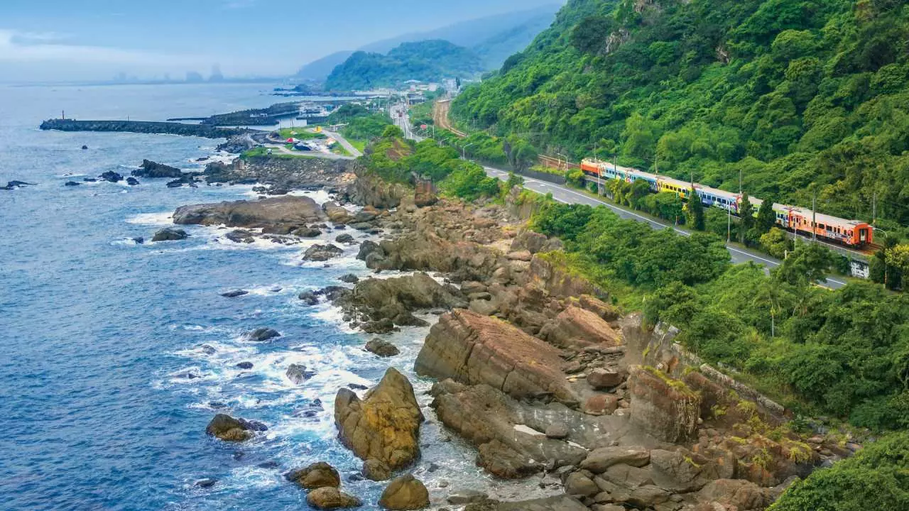[Taiwan Railway Cruise Style Train] Yilan Train & Taitung Hot Air Balloon Carnival 2 Days | Departing from Central and Northern China on 7/17