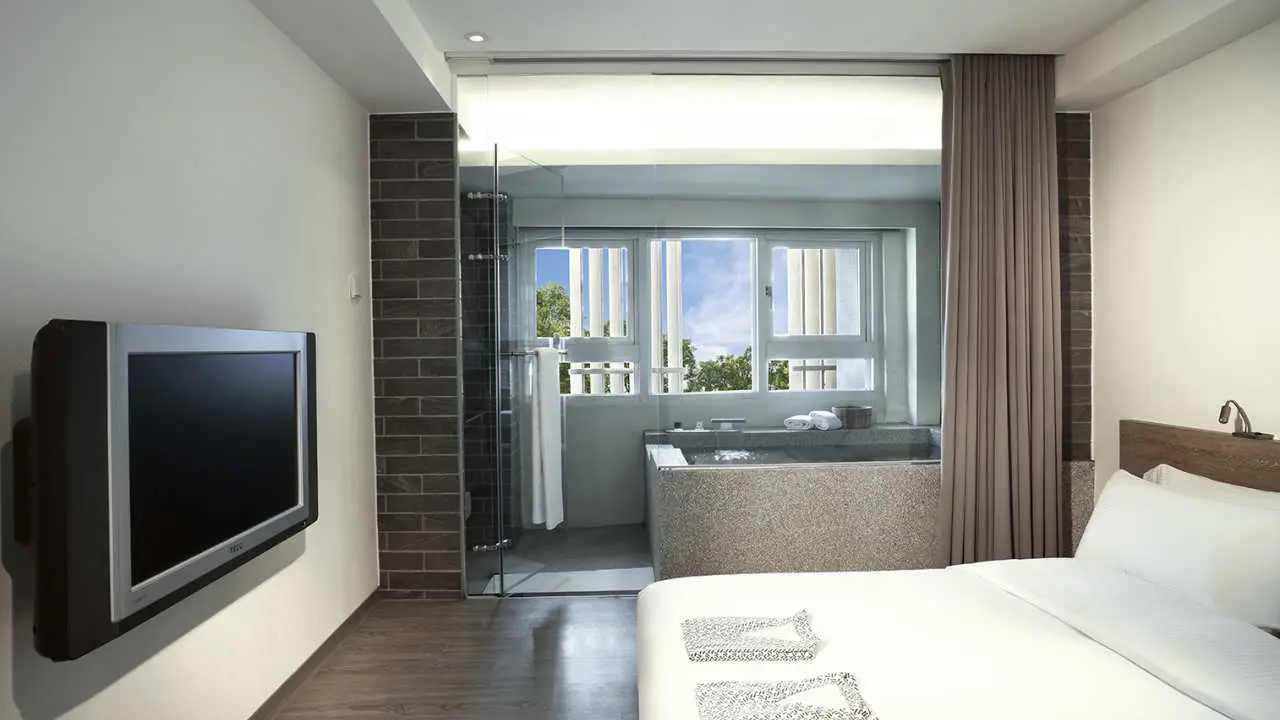 25% off when purchasing additional high-speed rail | Just Sleep Yilan Jiaoxi Hotel & high-speed rail round-trip ticket | High-speed rail vacation | Nearby Tangweigou Hot Spring Park
