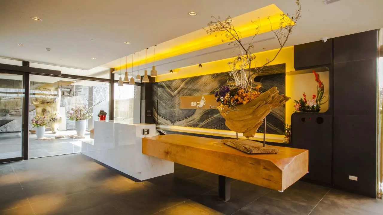 Taichung Massage | Gold Mine 928 Top Foot and Stress Relief Club | Foot Massage, Meridian Massage, Top VILLA