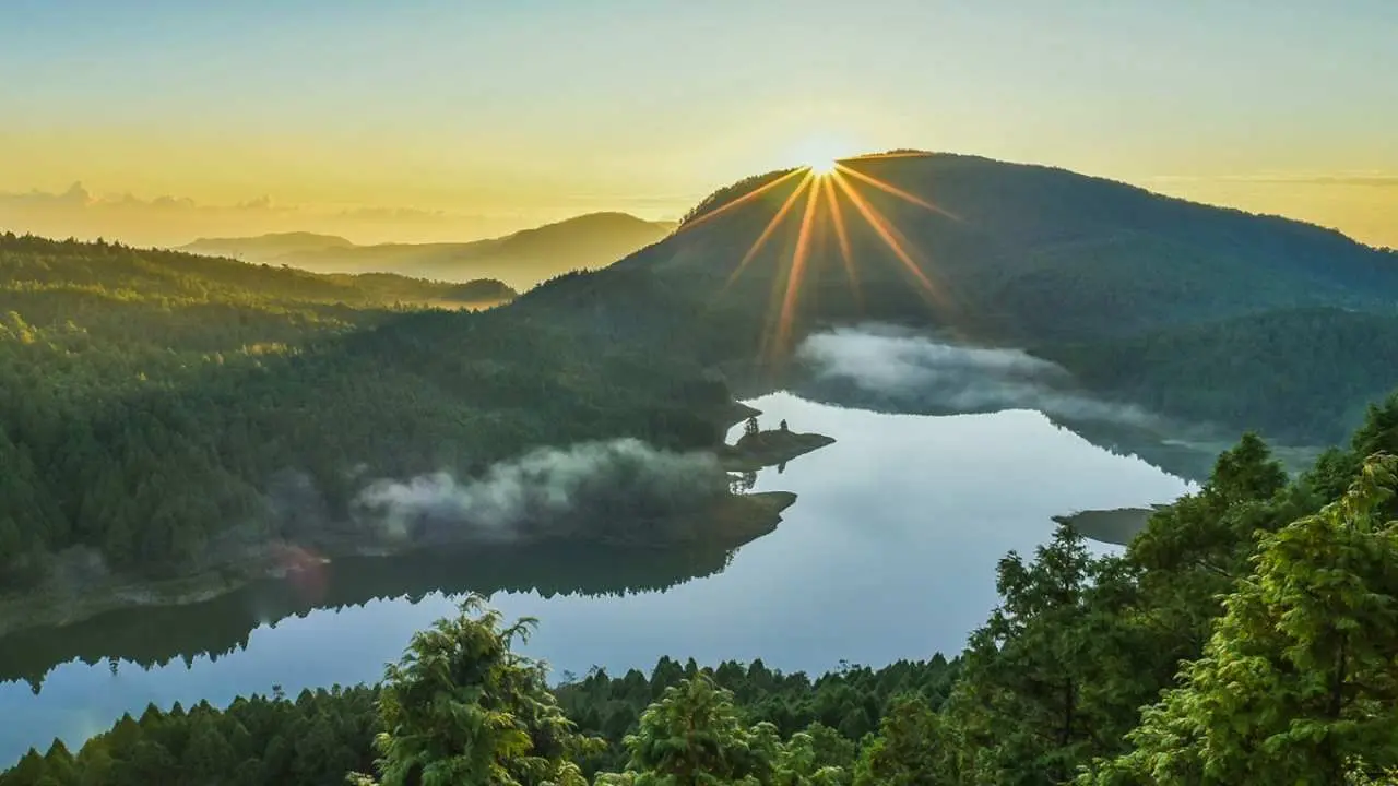 [2025 New Year’s Eve Recommendation] Early bird limited time 19% off | Yilan | Taiping Mountain & Jiuzhi Hot Spring & Cuifeng Lake Viewing Day and Night Tour | Departing from Taipei & Yilan | Travel by car