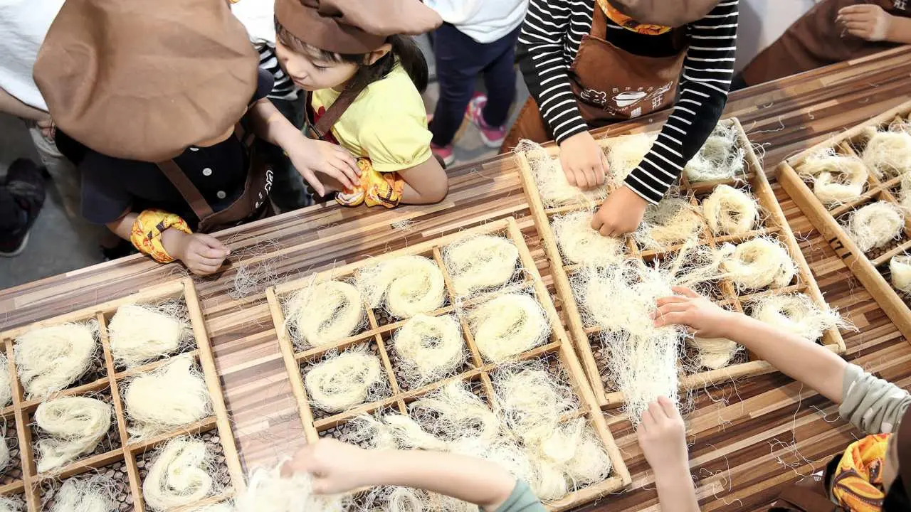 Hsinchu | Nongyou Supermarket | Laoguo Leisure Farm. Rice noodle handmade experience