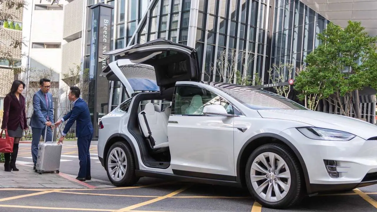 Taiwan Taoyuan Airport TPE to Taipei and New Taipei City | Tesla Tesla Airport Transfer