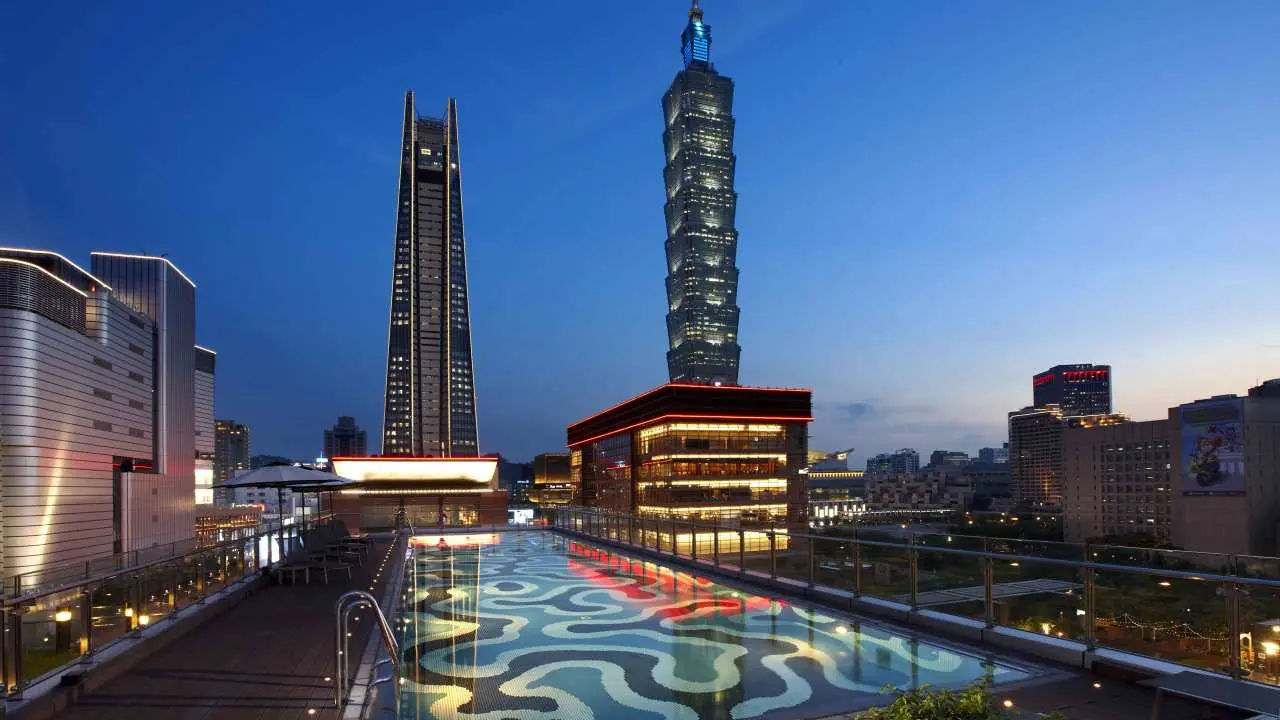 [2025 New Year’s Eve Recommendation] KKday Exclusive | Taipei Elle Hotel, Curio Collection by Hilton | Taipei 101 New Year’s Eve Countdown Fireworks Party Up Close